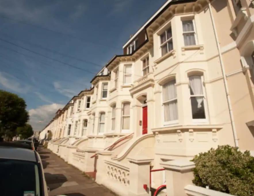 Sunny Seaside Sanctuary - Two Bedroom Apartment Brighton Exterior foto