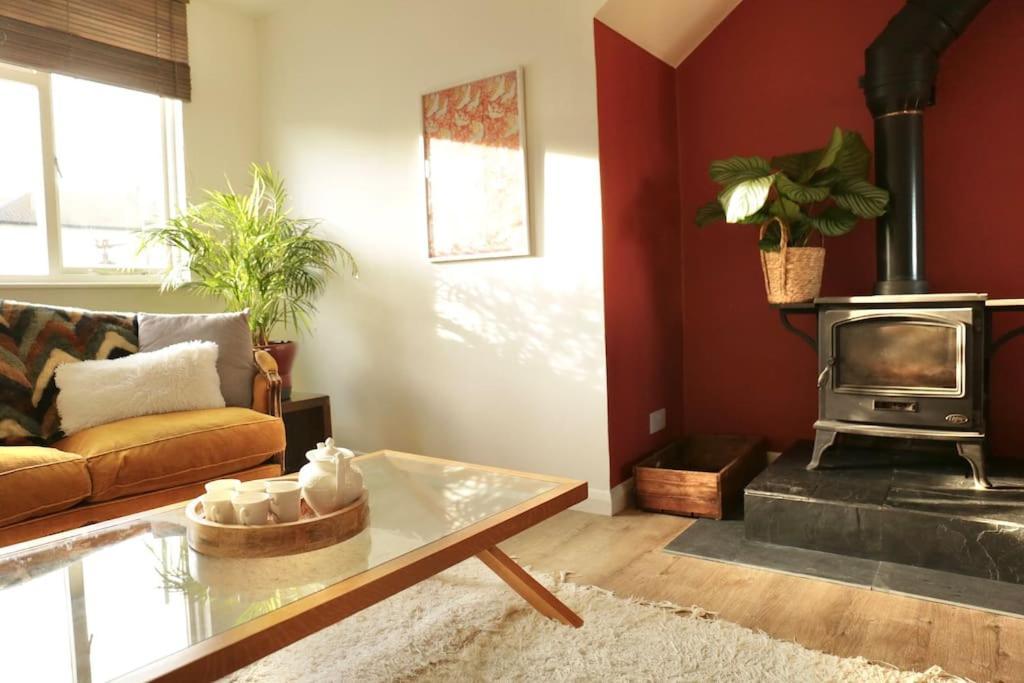 Sunny Seaside Sanctuary - Two Bedroom Apartment Brighton Exterior foto